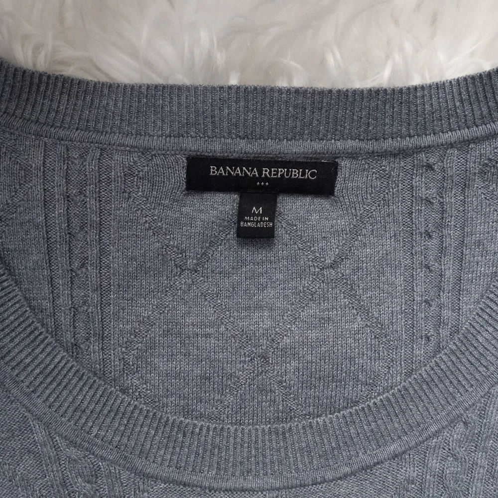 Banana Republic Sweater - Picture 6 of 6